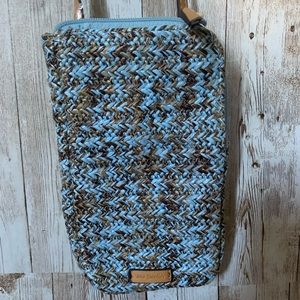 Vera Bradley Straw cellphone crossbody